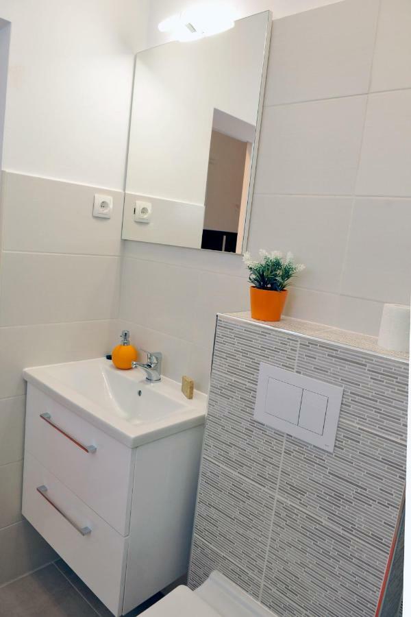 Studio Apartman D&D วาราชดีน ภายนอก รูปภาพ