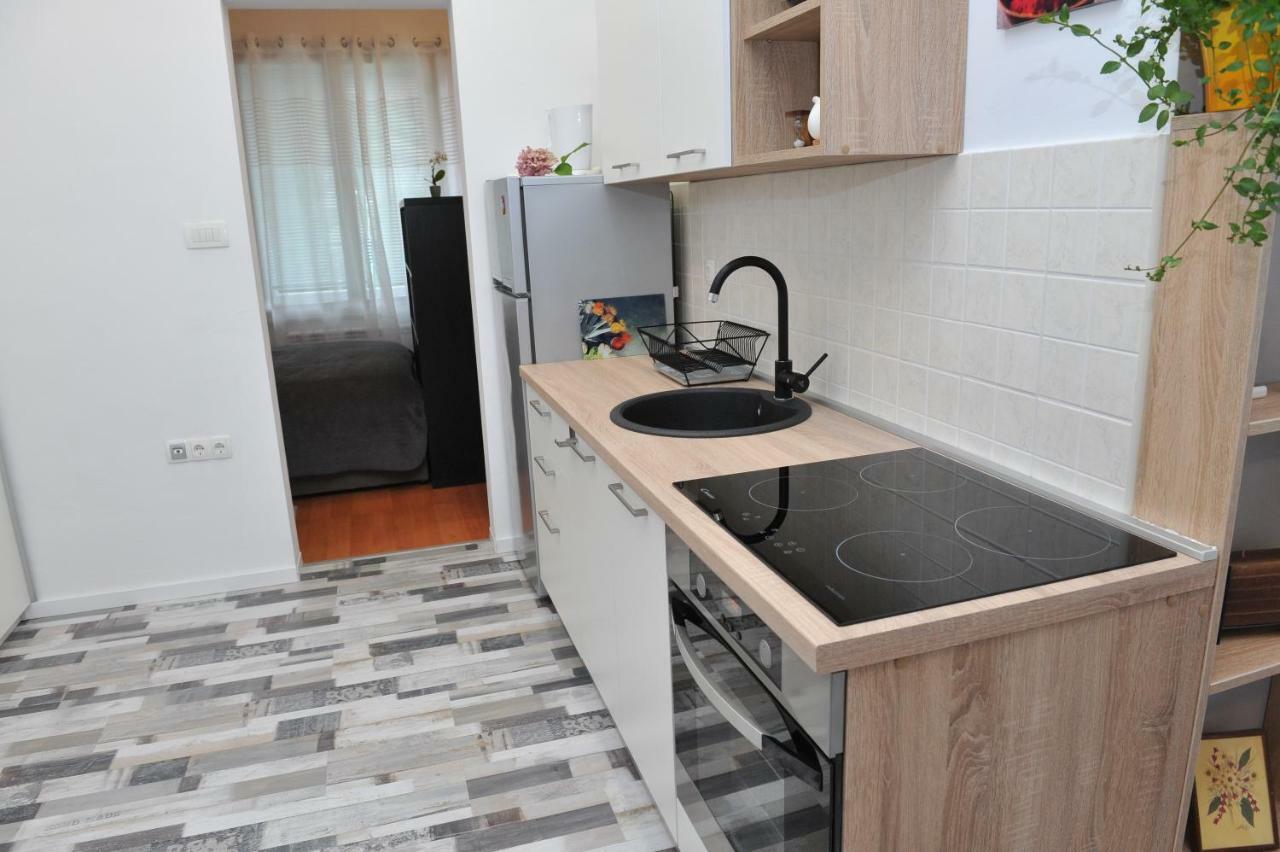 Studio Apartman D&D วาราชดีน ภายนอก รูปภาพ