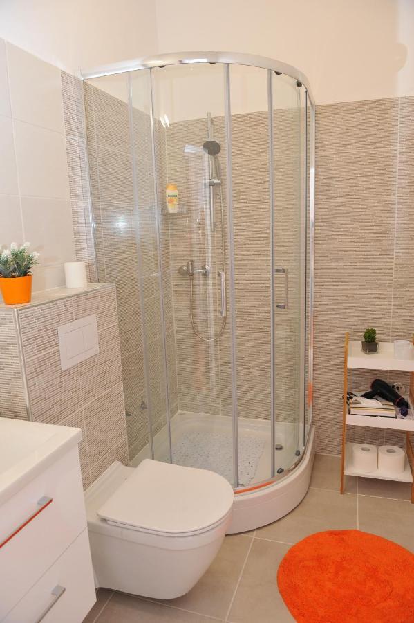 Studio Apartman D&D วาราชดีน ภายนอก รูปภาพ